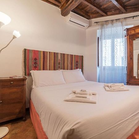By The Charming Piazza Navona - FromhometoRom Exterior foto